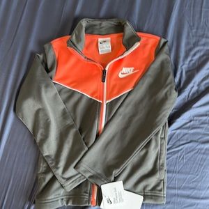 NWT Nike Piece Set